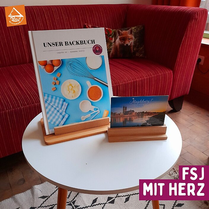 Joleen, die ihr FSJ in unserer sozialtherapeutischen Wohneinrichtung absolviert, hat ein ganz besonderes Backbuch...