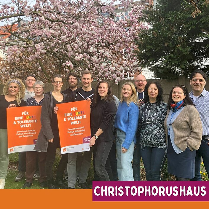 Das Team des Christophorushauses der Bischof-Hermann-Stiftung.
Für eine bunte & tolerante Welt!
Gemeinsam stark für...